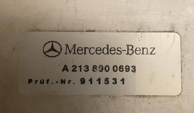 Mercedes gyri tetcsomagtart tetsn