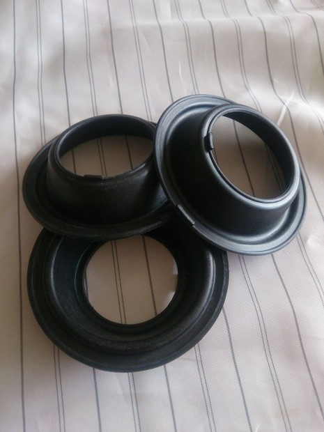 Mercedes karbur�tor gumiharang elad�