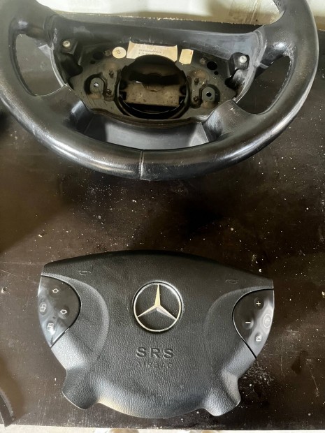 Mercedes kormny