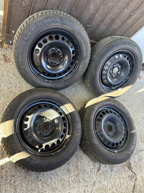 Mercedes lemezfelni 205/60R16 téli gumikkal
