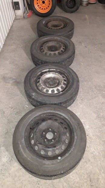 Mercedes lemezfelni 205/65 R16 C ny�ri gumival