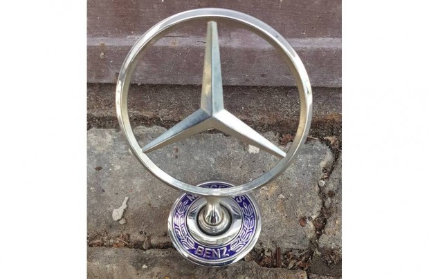 Mercedes motorhztet emblma