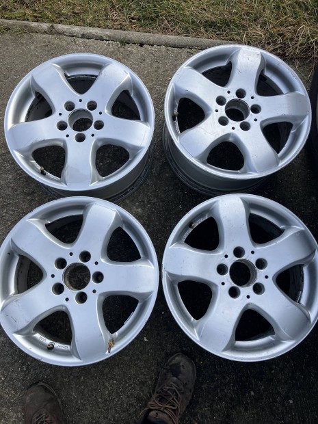 Mercedes-re 16 colos alufelni!