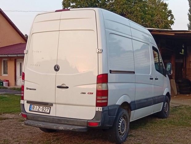 Mercedes sprinter Magnszemlytl elad 