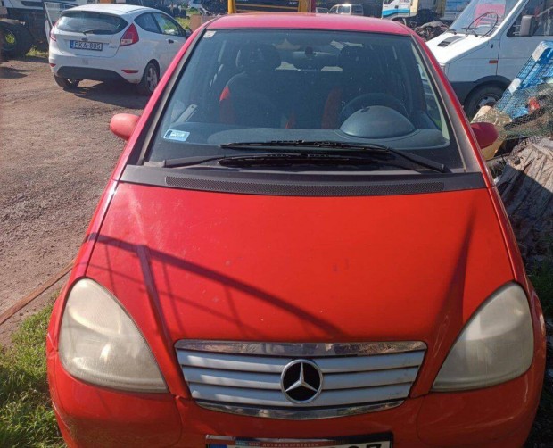 Mercedes szeretett kis autónk