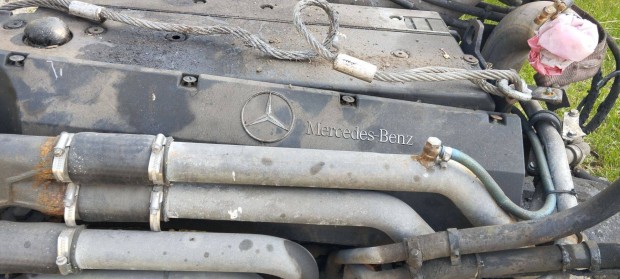 Mercedes teheraut motorok