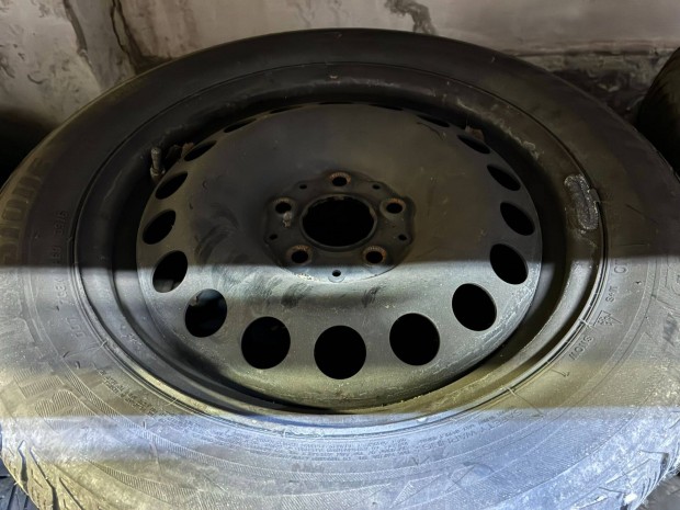 Mercedes télikerék szett 205/55R16 Bridgestone téligumikkal szenzoros