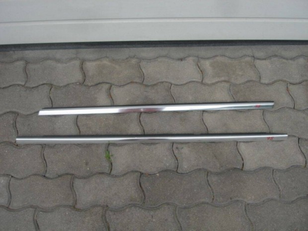 Mercedes új A-Klass W176 ajtó crom díszléc 1767350082 bal hátsó 176725