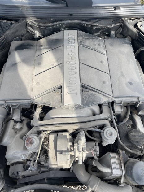 Mercedes v8 benzin motor elad