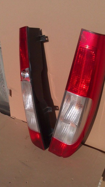 Mercedes vito 639 sérült hátsólámpa jobb-bal panel árban