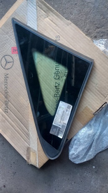 Mercedes vito bal els� h�romsz�g kisablak