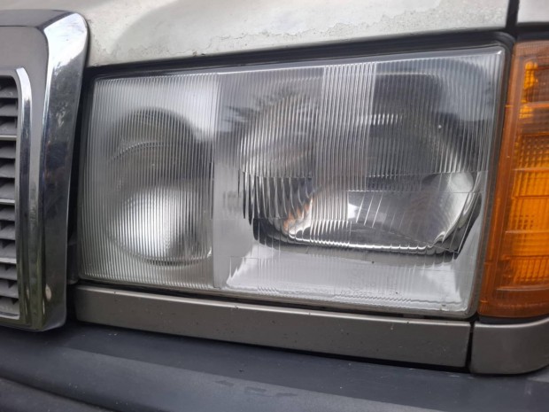 Mercedes w124 250 D 1989-es lámpa