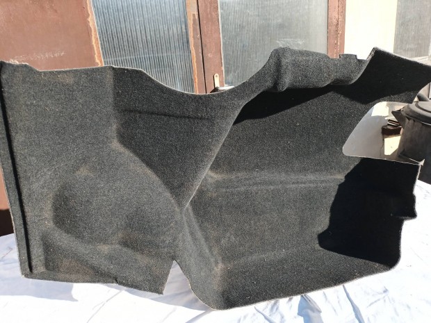 Mercedes w124 csomagt�r olalk�rpit