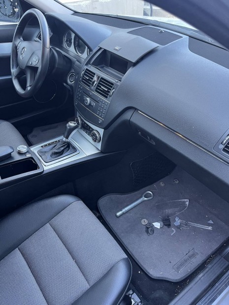 Mercedes w204 c220 lgzskszett fekete 