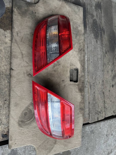 Mercedes w204 sedan hátsó lámpa