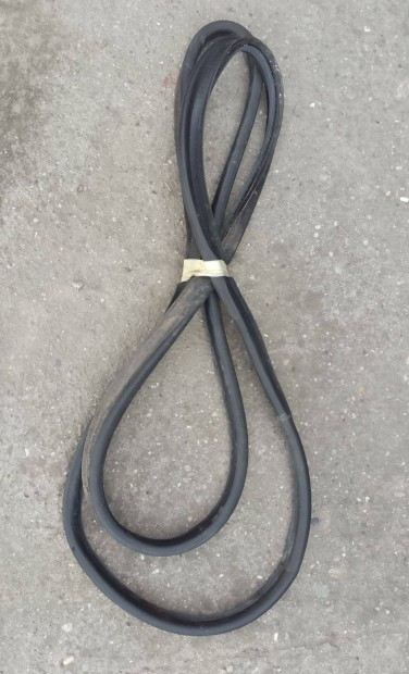 Mercedes w209 Clk coupe (2003) csomagtr kder gumi