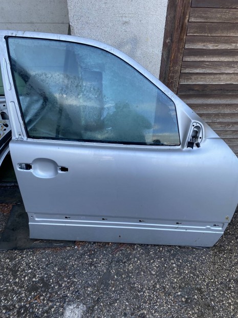 Mercedes w210 ezüst ajtók