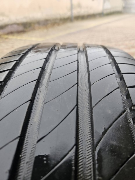 Mercedes w211 17 colos alufelni garnitra Michelin 2351 DOT nyri 