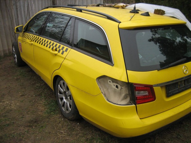 Mercedes w212 bal h�ts� ajt�