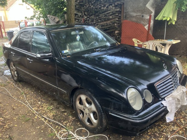 Mercedes w 210  (E 270 cdi facelift) bonts