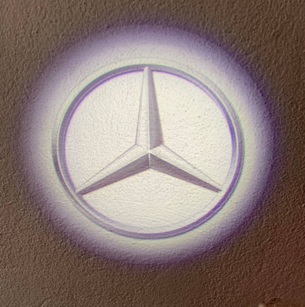 Mercédesz benz projektor
