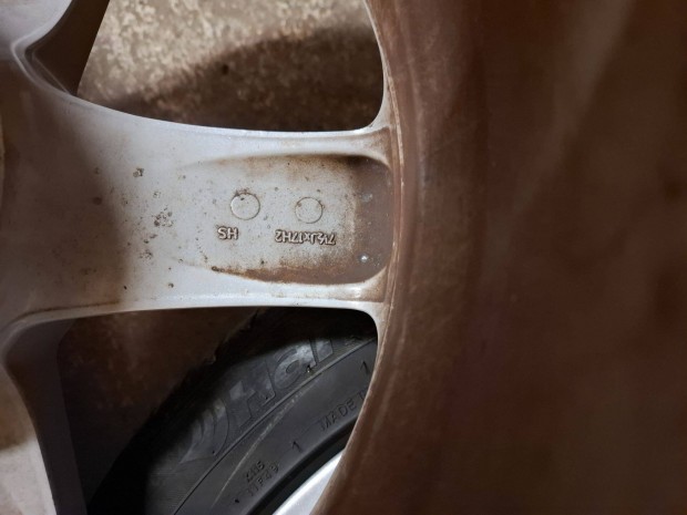 Merci ker�k garnit�ra