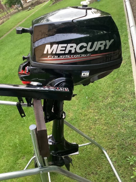 Mercury 2,5 lers csnakmotor elad