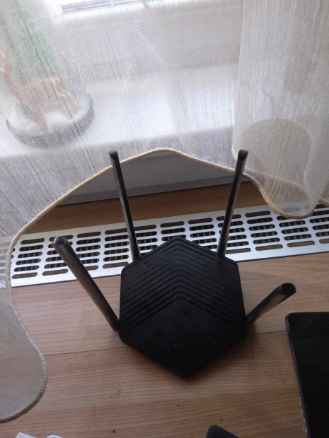 Mercusys MR60X ktsvos Wi-Fi 6 AX1500 router, Gigabit LAN, fekete