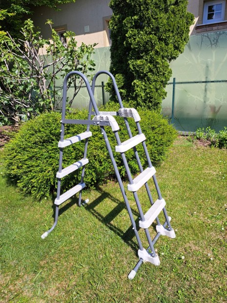 Merevfalú fémvázas, Intex medence 457x107 Flowclear szűrővel