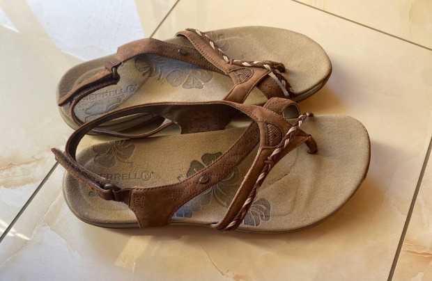 Merrell 38-as bőr szandál kiváló állapotban