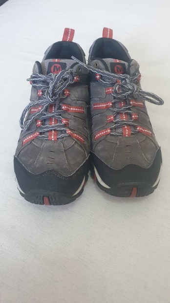 Merrell 42-es tracip