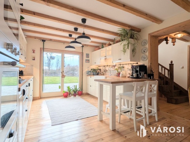 Mesebeli birtokon mesebeli h�z!