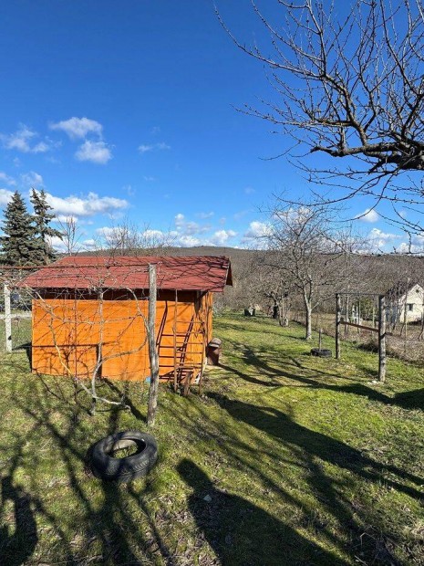 Mes�s k�rnyezetben �p�t�si telek elad�