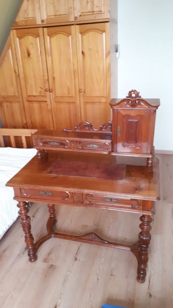 Mesterien restaurált antik ónémet felépítményes íróasztal