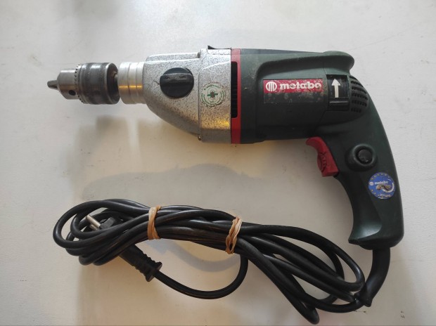 Metabo 2 sebesség fokozatú fémházas fúró Makita fúróval