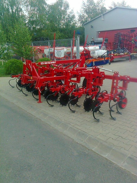 Metalwolf kultiv�tor tol� szerkezettel is !