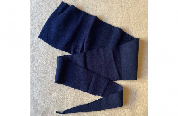Méteráru textil (bundás) sötétkék, kék csomagok