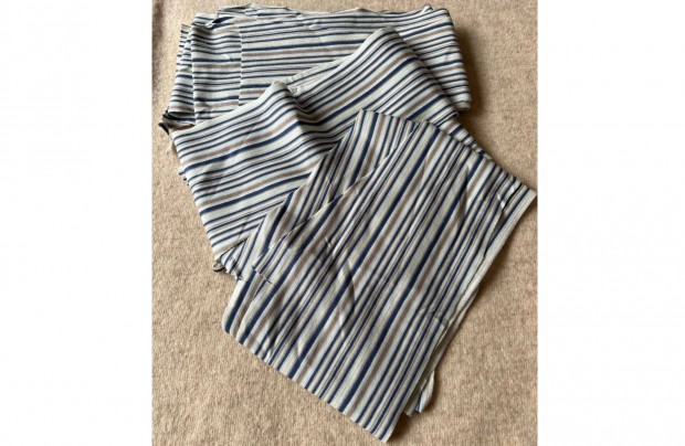 Méteráru textil (dzsörzé) kék csíkos