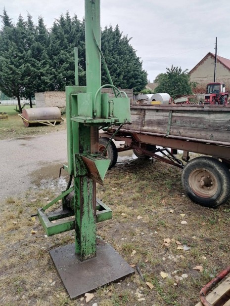 Méterfa hasító traktor kardán meghajtással