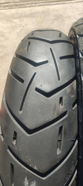 Metzeler 90/90-21 + 140/80r17 motorgumi motor gumi