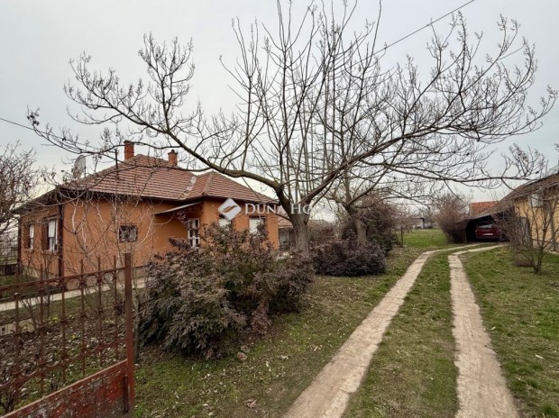 Mez�ber�nyi 77 nm-es h�z elad�