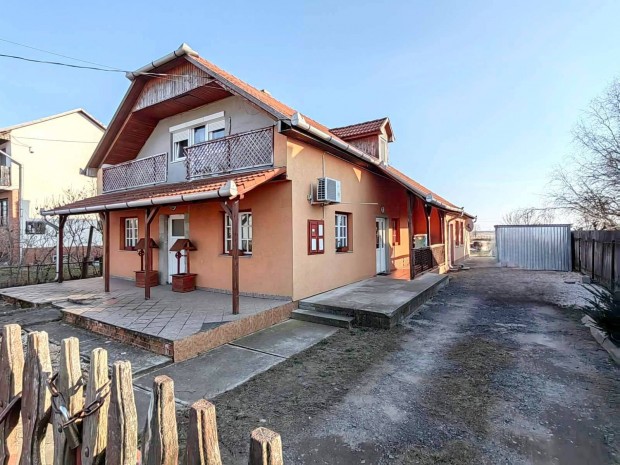 Mezcst 180 m2 6 szobs csaldi hz akr panzi vagy munksszlls is
