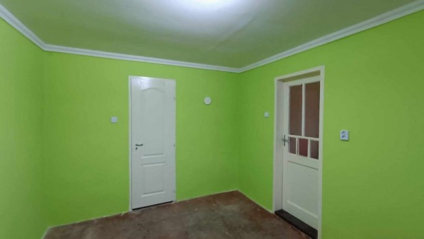 Mezcst, J llapot, 2 szobs, 55m2 csaldi hz Elad
