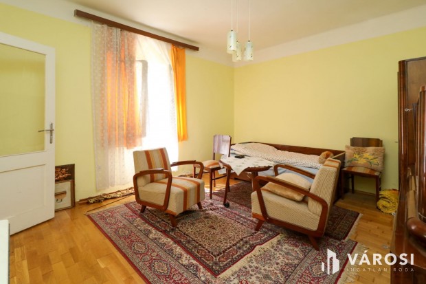 Mez�hegyesen elad� kis h�z, j� helyen!