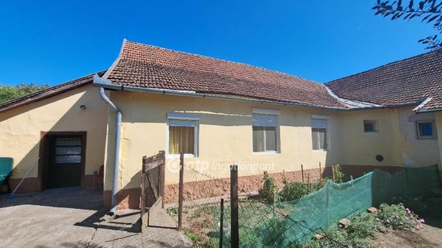 Mez�kov�csh�zai 109 nm-es h�z elad�