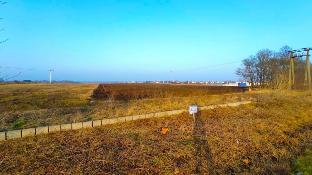 Mezőkövesden az Egri út mellett nagyméretű Telek eladó