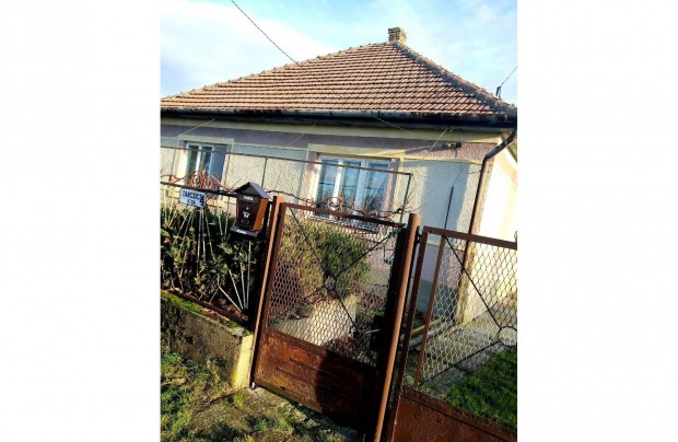 Mez�nagymih�ly csal�di h�z + telek m�lyen �ron alul csal�di okok miatt