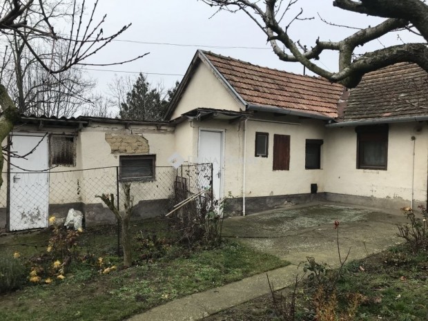 Mez�szilasi 70 nm-es h�z elad�