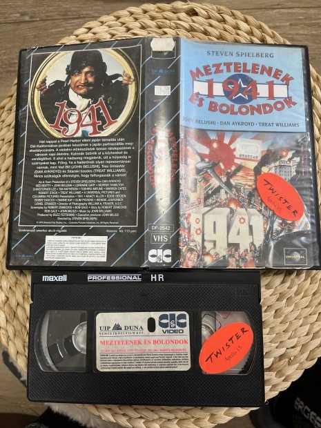 Meztelenek s bolondok vhs