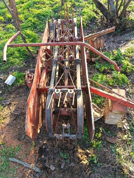 Mf 70 g�phez kapcsolhat� rendsodr� hi�nyos �llapotban elad�